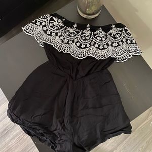 ‼️SALE 5/$25‼️ Off shoulder romper. ✨